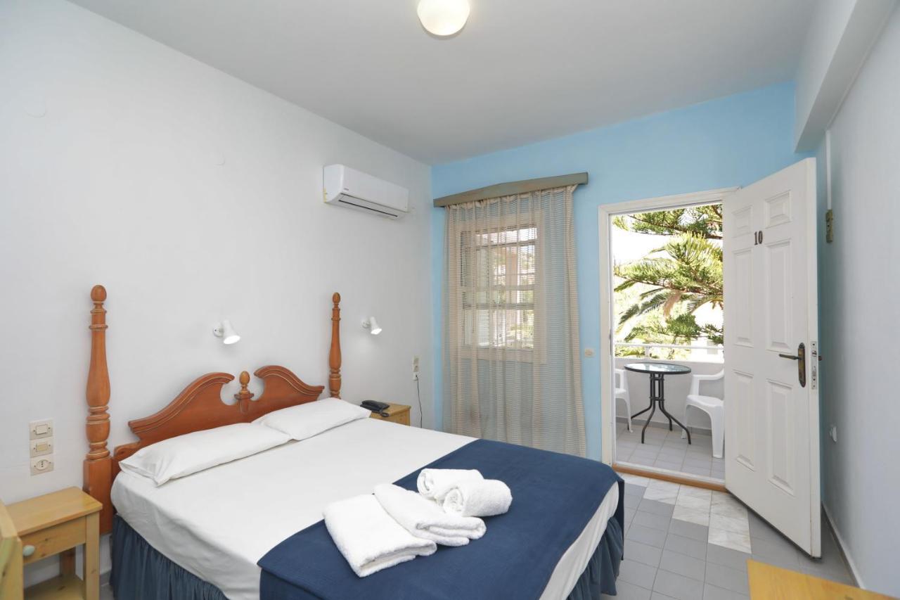 Dolphin 2* Skopelos Town