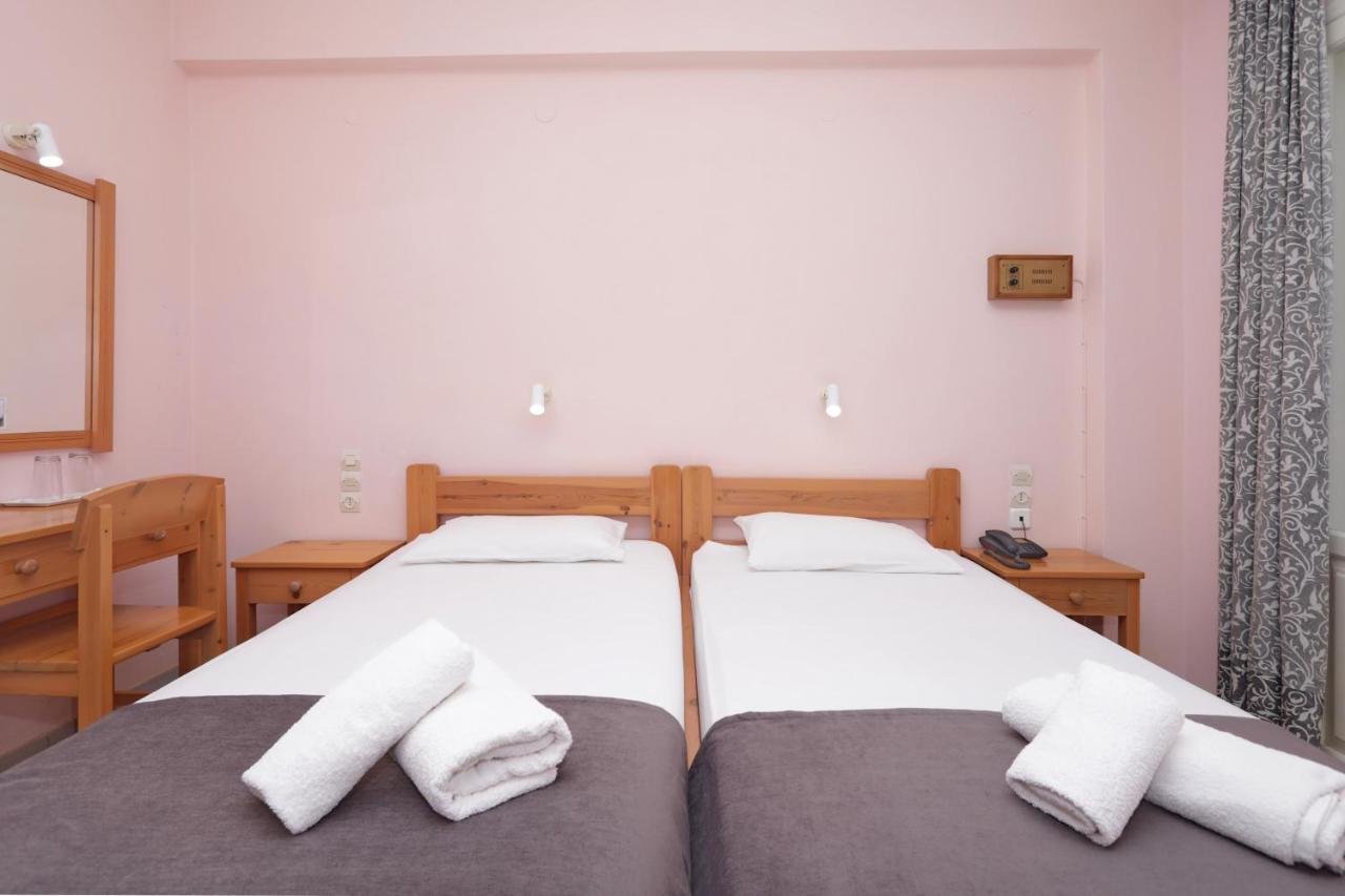 Hotel Dolphin Skopelos Town