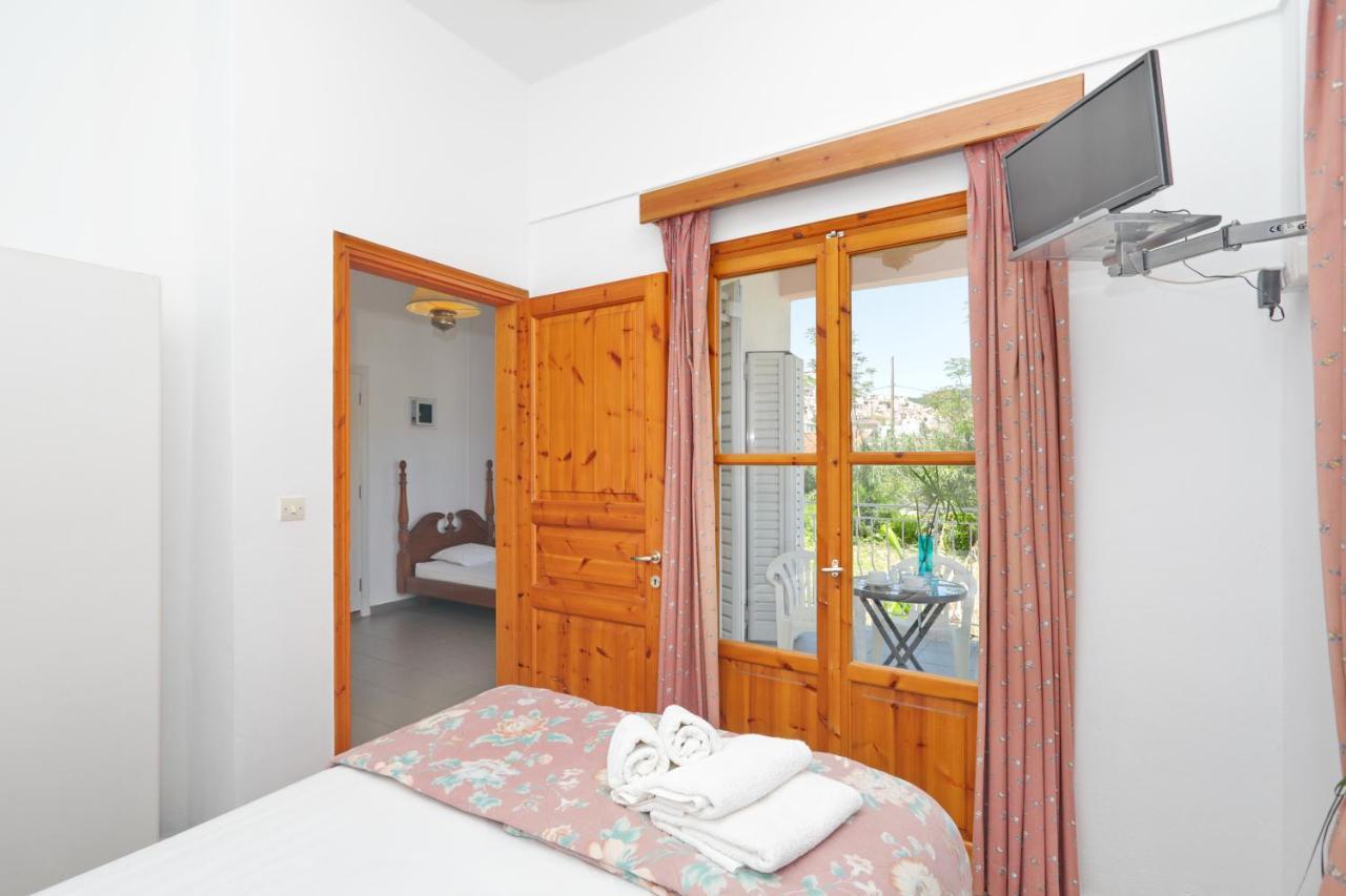 Dolphin Skopelos Town