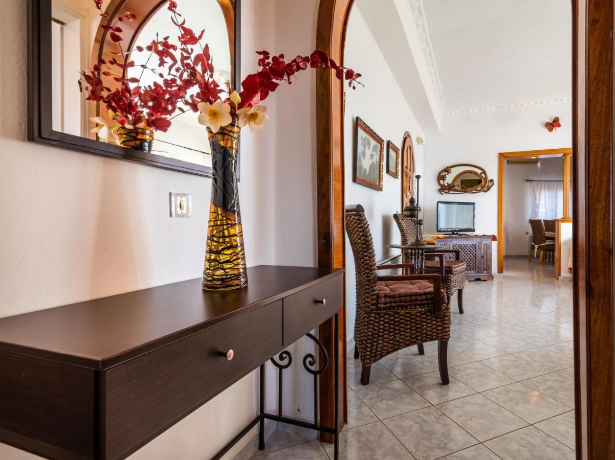 Melisses Sea View House *