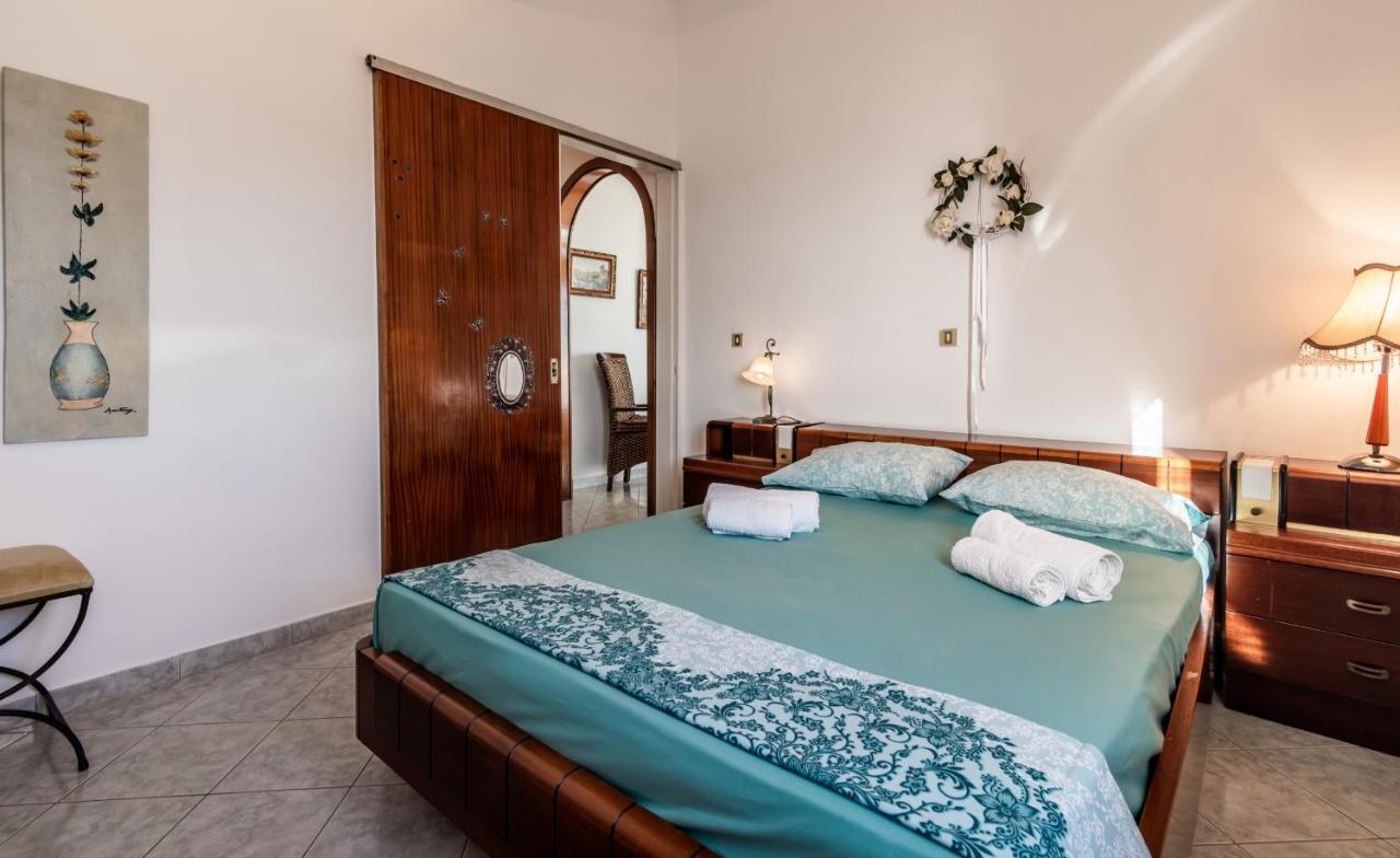 Melisses Sea View House Holiday home Plaka (Milos)
