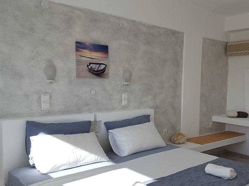 Lagada 2* Adamantas (Milos)