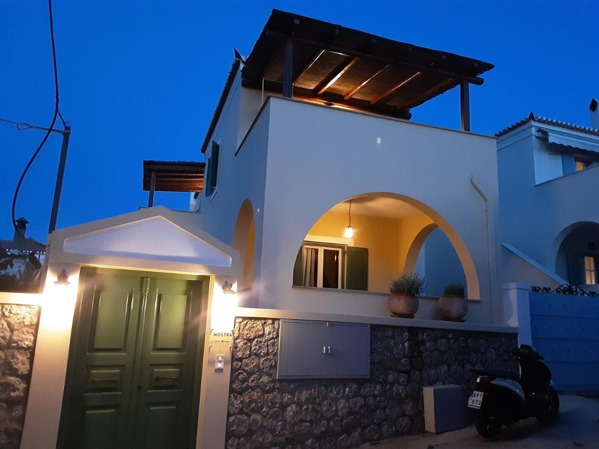 Mostra Spetses Town