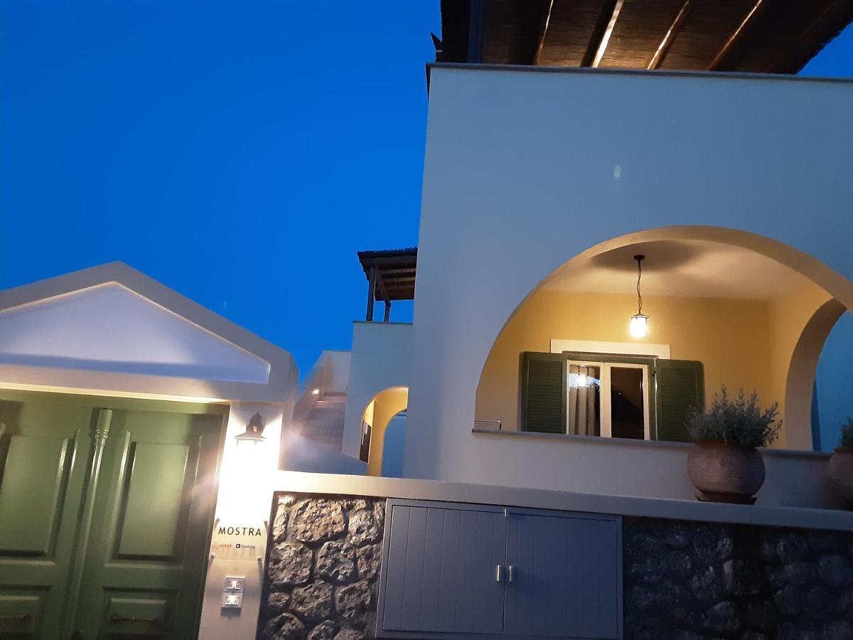 Mostra * Spetses Town
