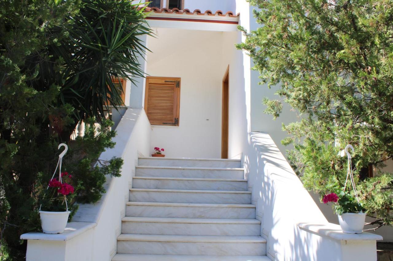 House Hotel