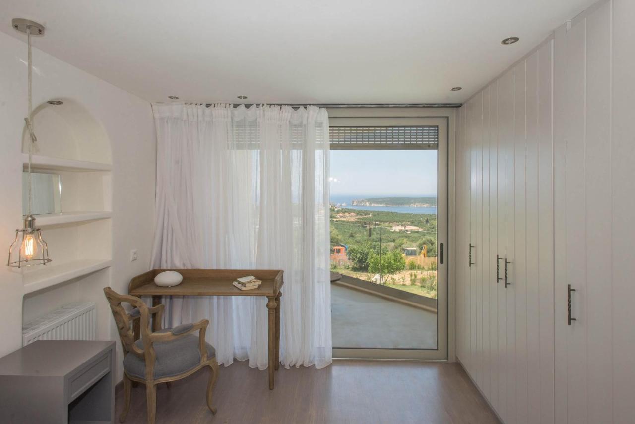 Pyleanblue Villa *