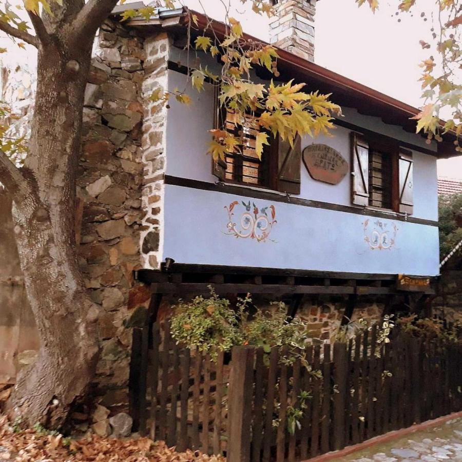Traditional Erato Palaios Panteleimonas