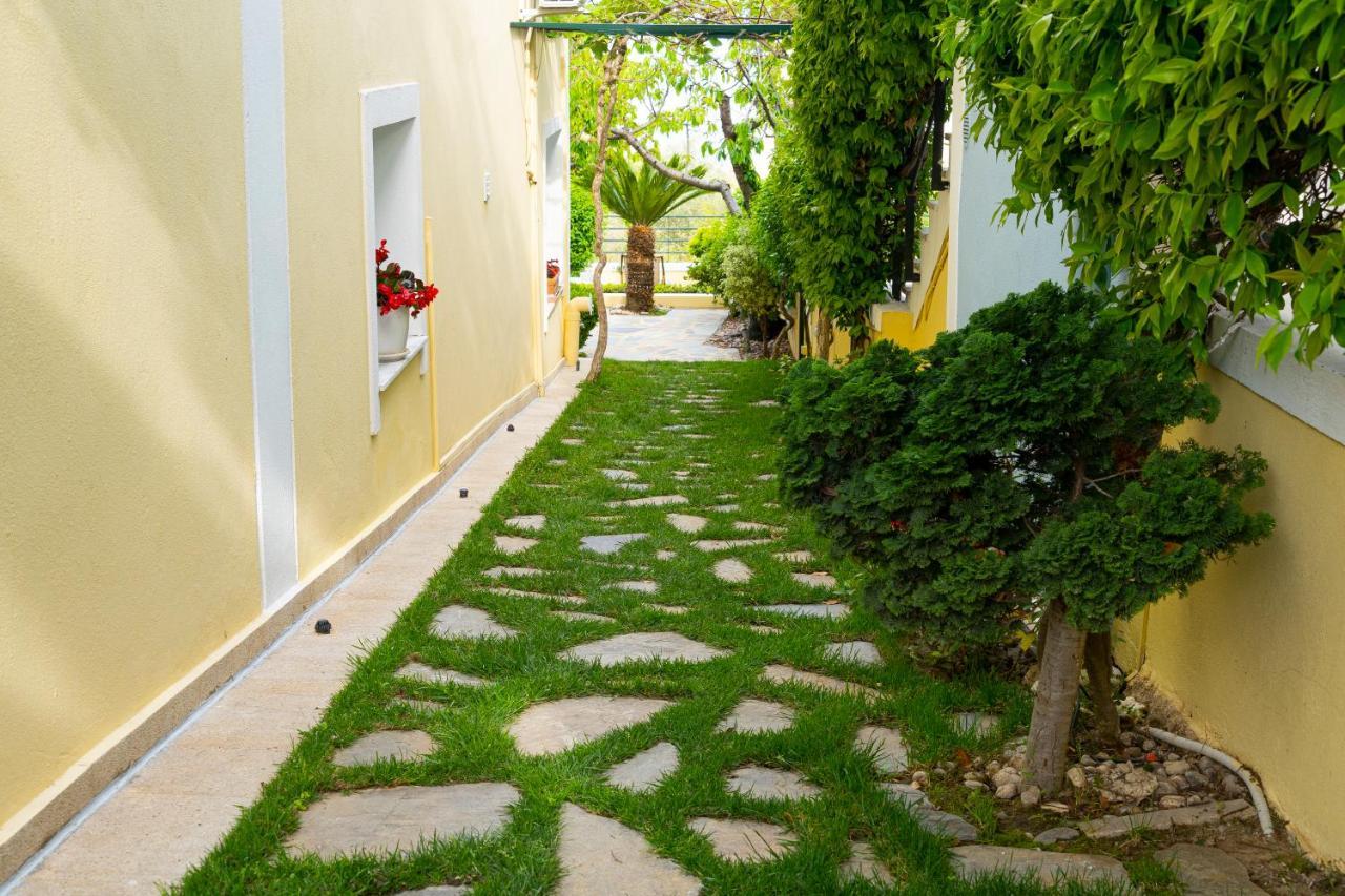Apartment Sea Path