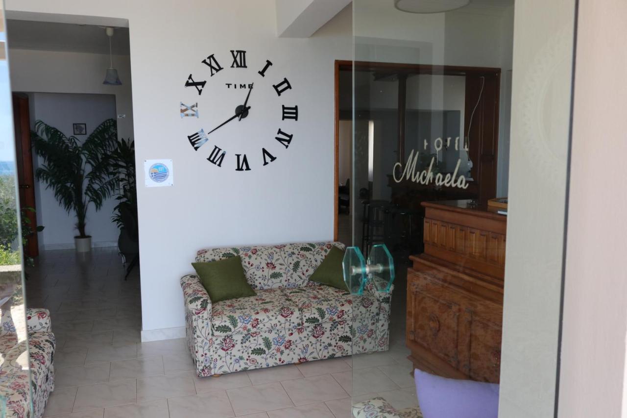 Michaela 3* Poros (Kefalonia)