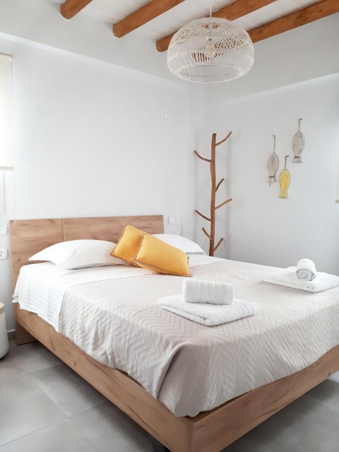 Iresma Naousa (Paros)