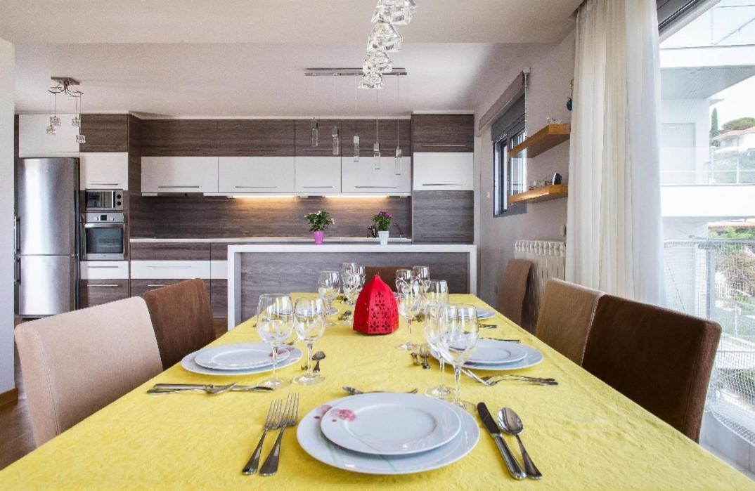 Seaside With Spectacular Sea View Villa