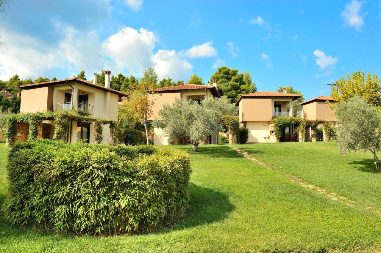 Sani Polyastron & Hotel 4*