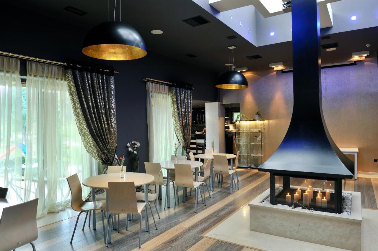 Hotel Sani Polyastron & 4*