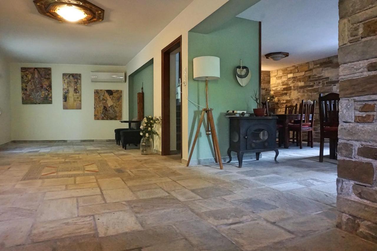 Guest house Artemisia House *