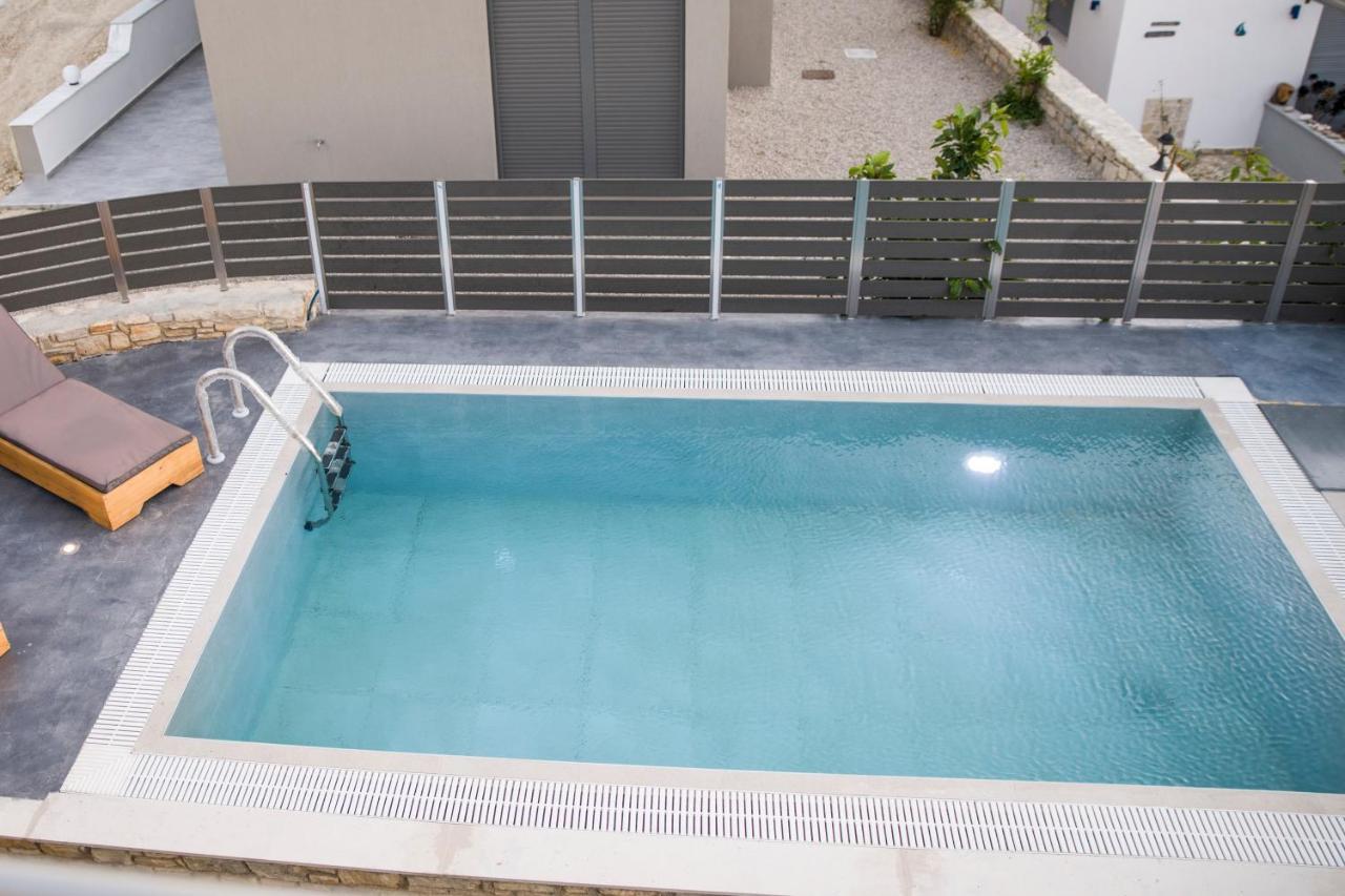Paradise Luxury Kamilari