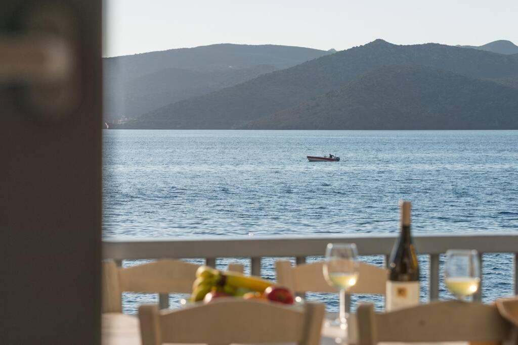 Capetan Nikolas-boat House Klima (Milos)