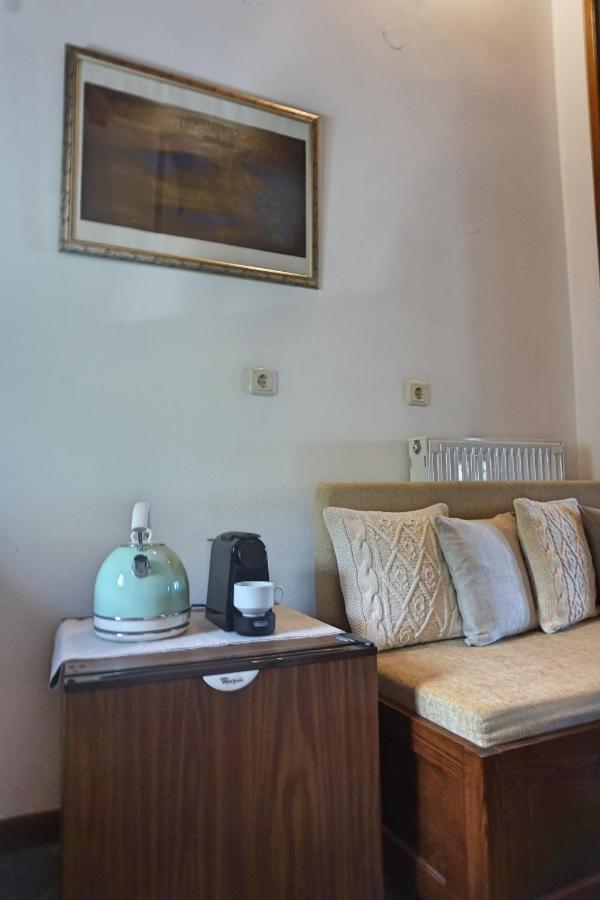 Artemisia House Guest house *
