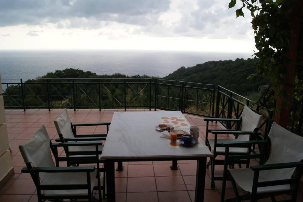 Holiday home Spacious Paradise With Stone-build Patio Chorefton