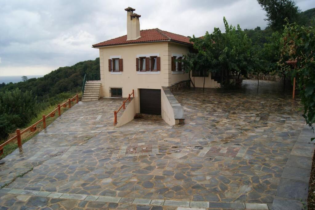 Spacious Paradise With Stone-build Patio Holiday home *