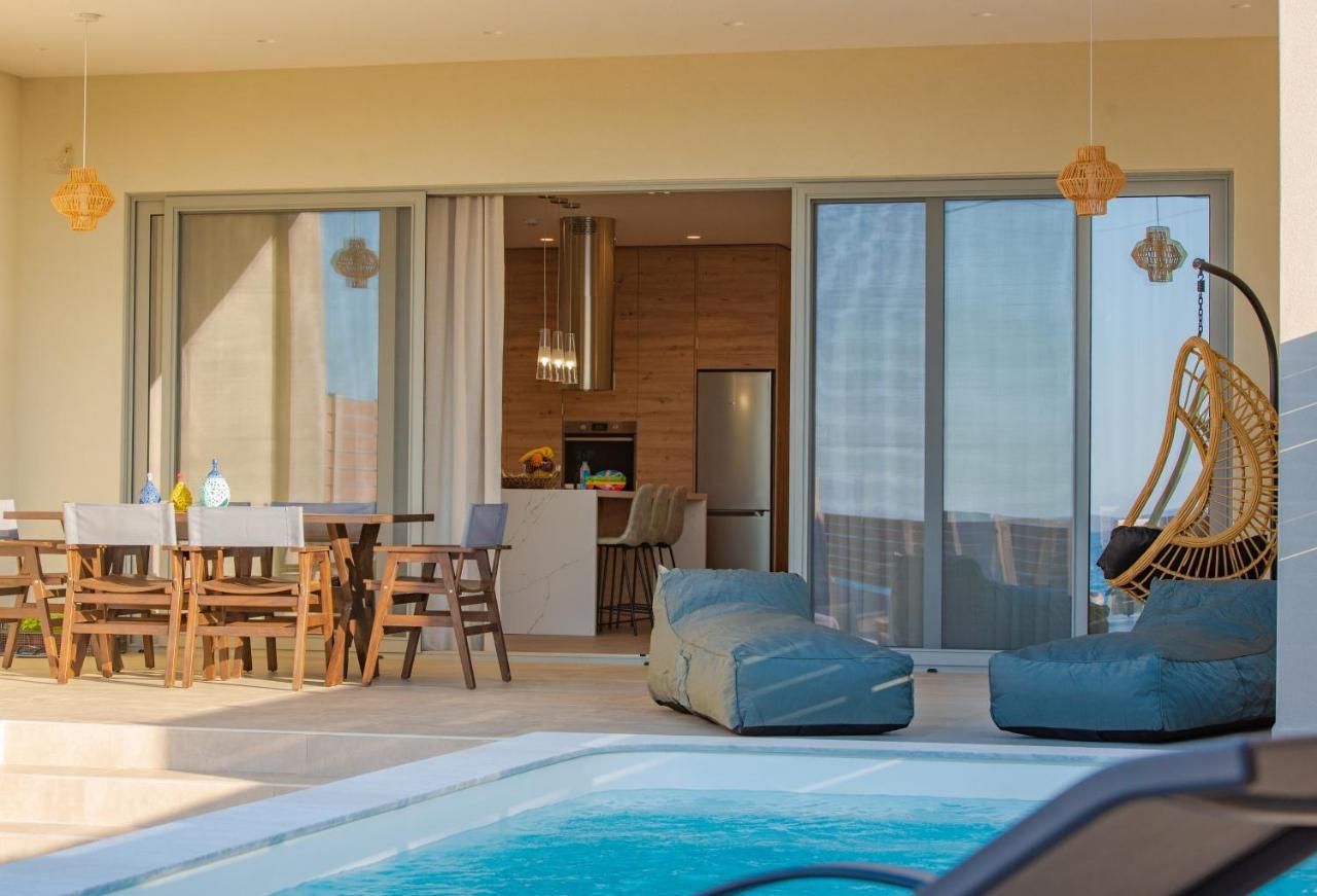Blue Velvet Coast Luxury *