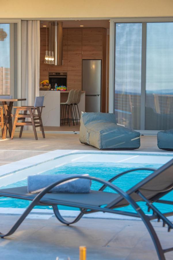 Blue Velvet Coast Luxury *