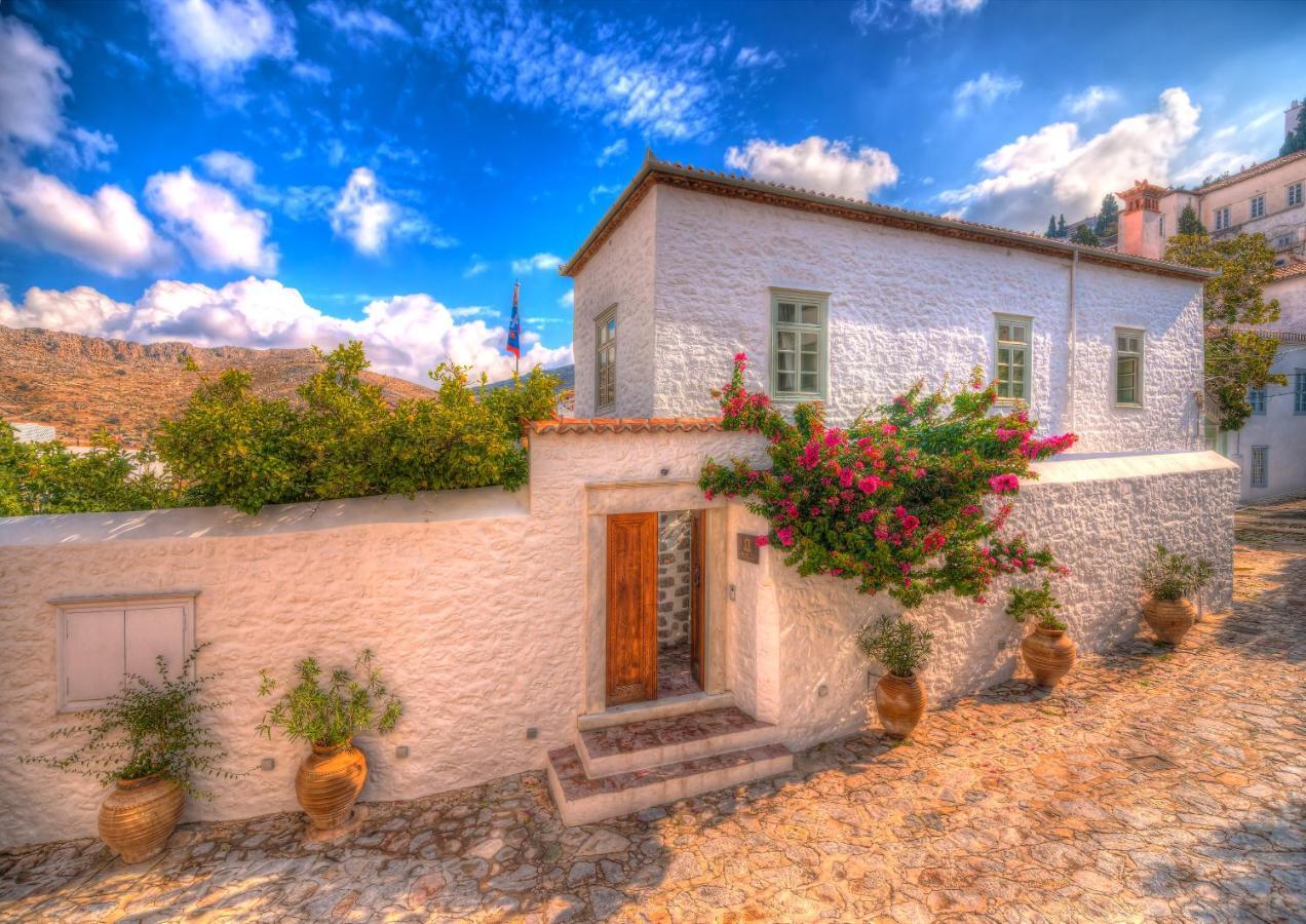 Cotommatae Hydra 1810 Hotel 4*