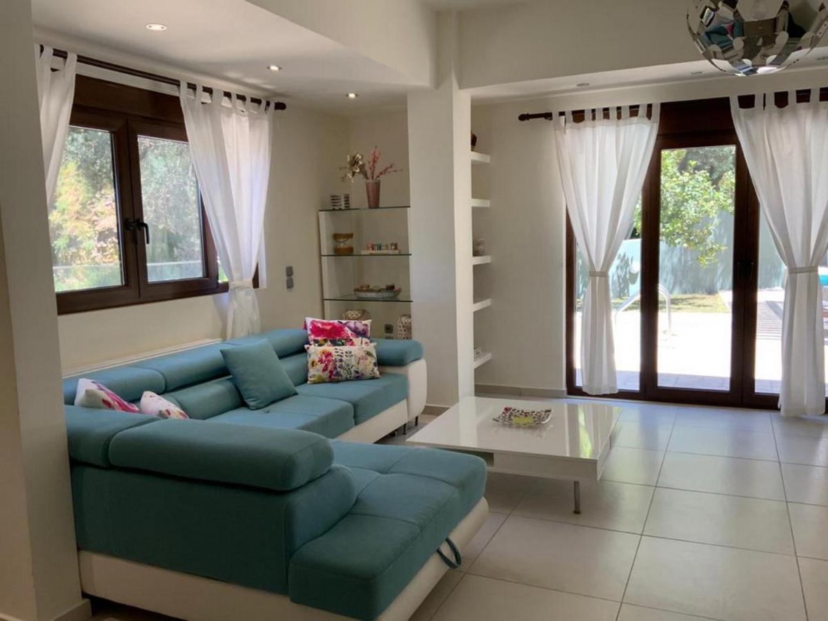Pura Vida Villa Rodakino