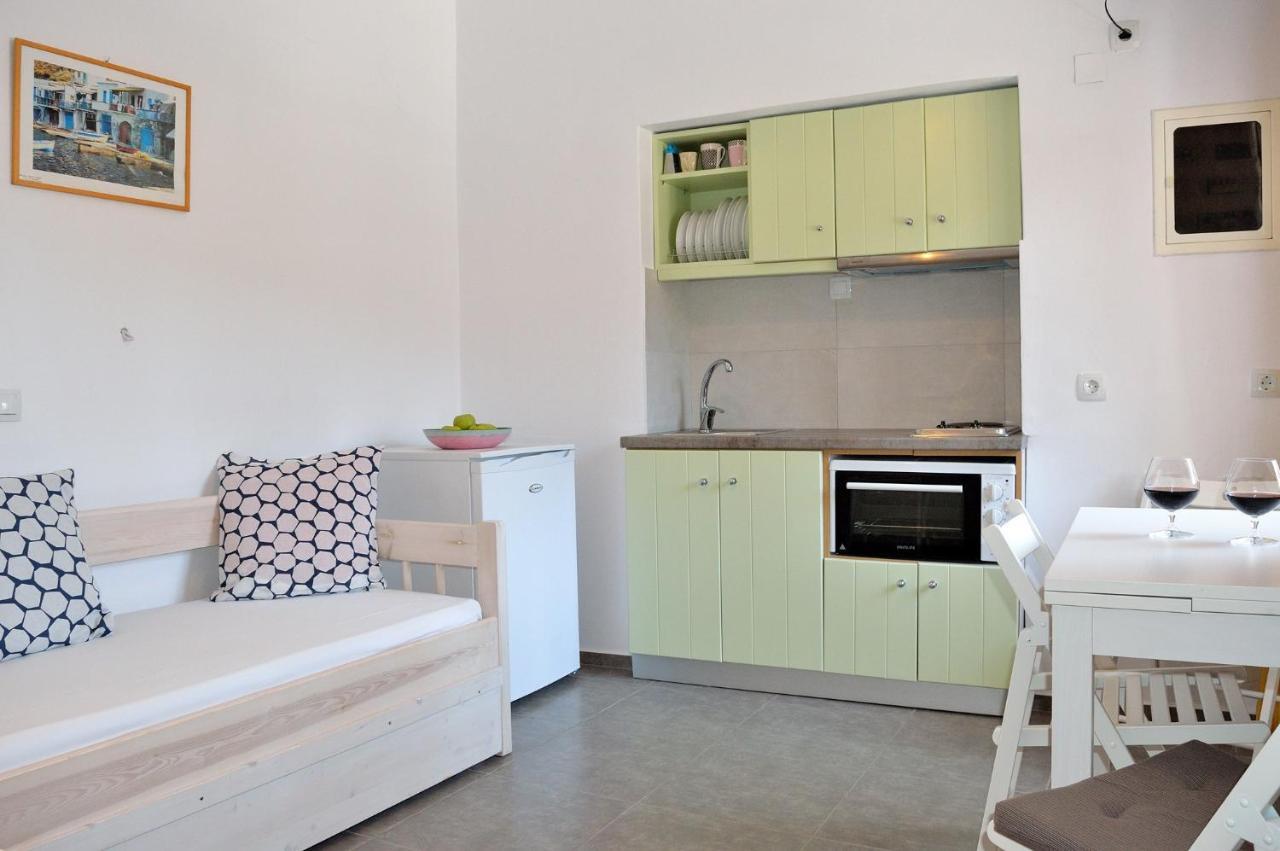 Kalliopi Vikeli Apartment Adamantas (Milos)