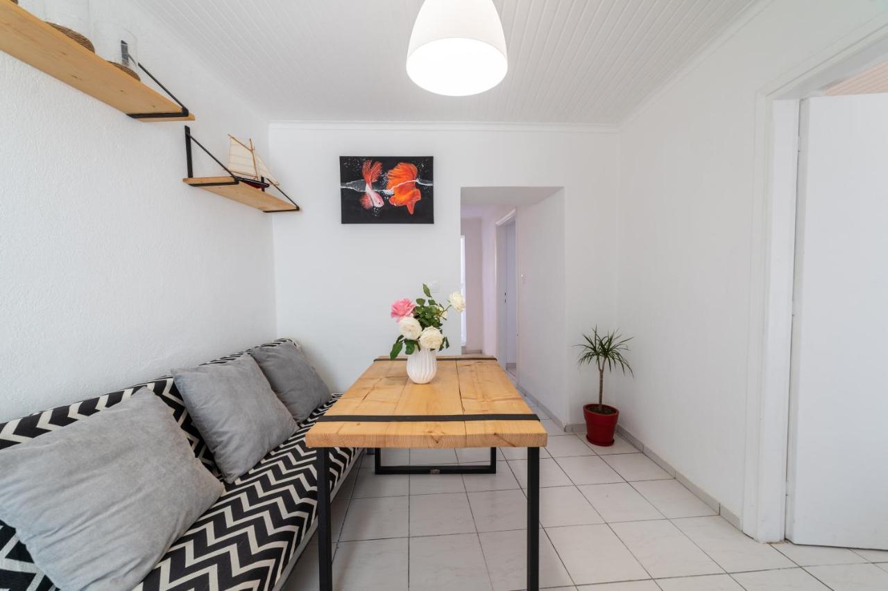 Simple Pleasures Apartment *