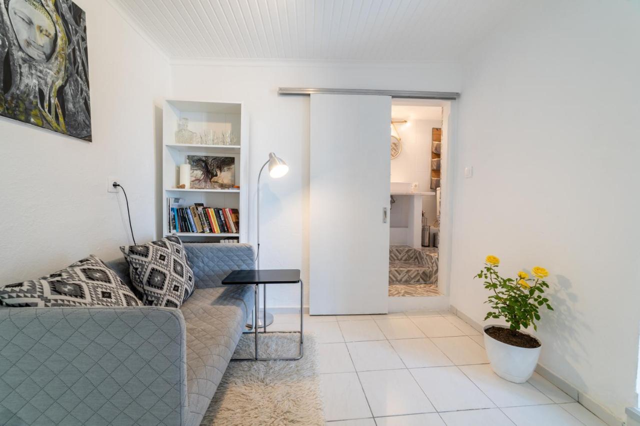 Simple Pleasures Apartment *