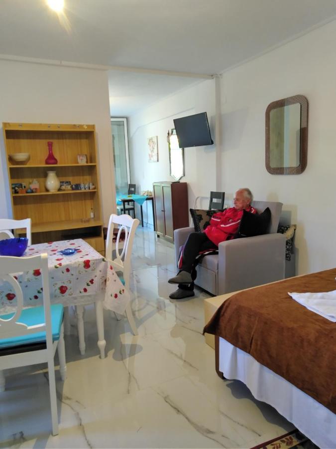 Sissy By The Sea Apartment *