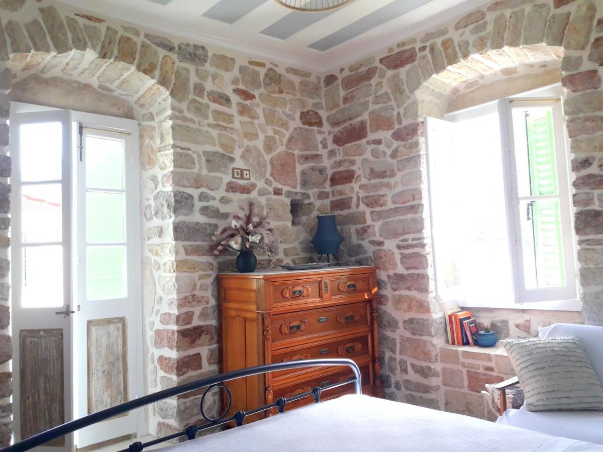 1836 Traditional House