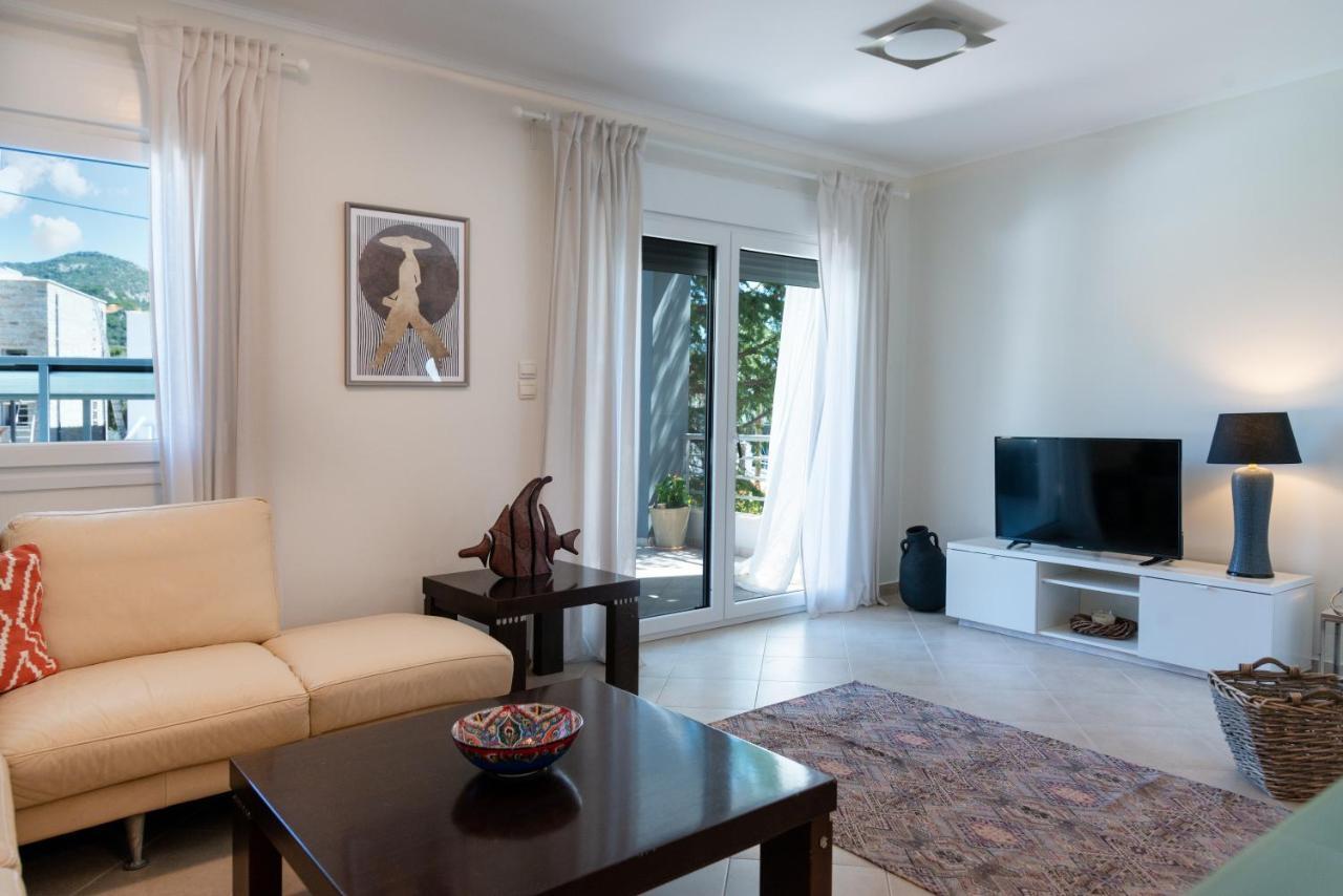 Kallisti Villa *