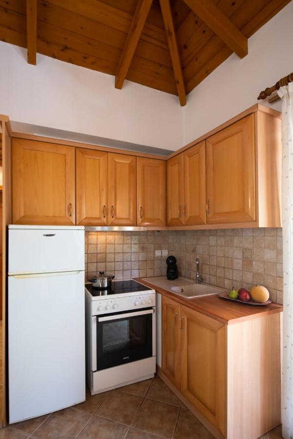 Delphinus Villas-villa Nikitas * Agios Nikitas