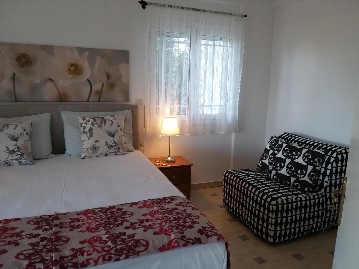 Liopetra Apartment *