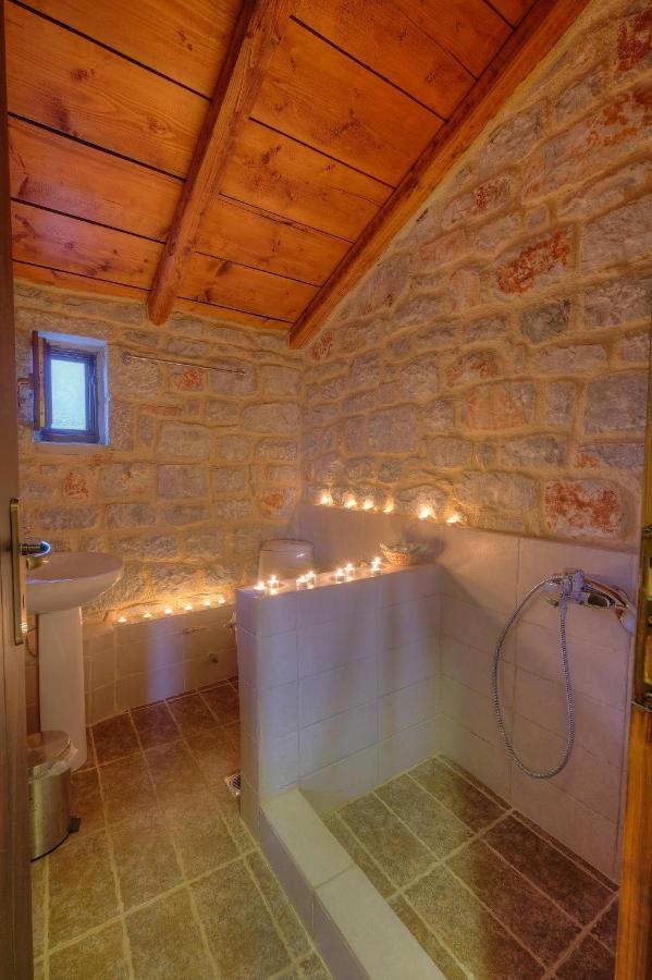 Achelatis Traditional * Areopoli