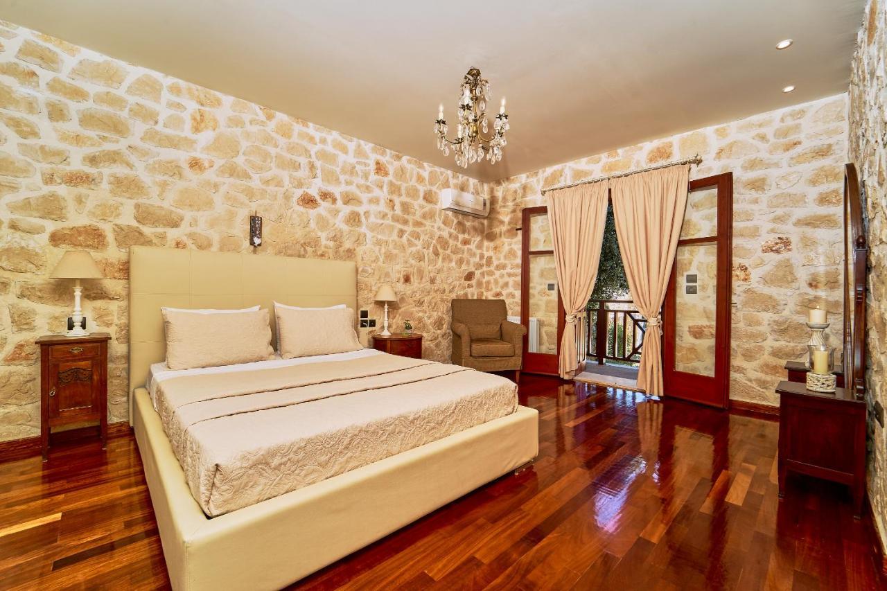 Lila's Luxury Villa