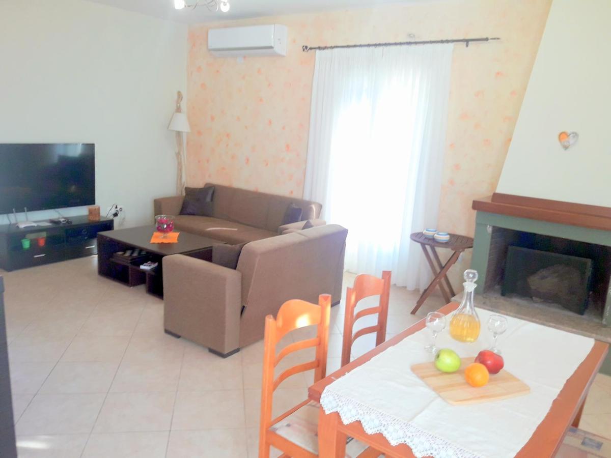 Holiday home Olivetree House