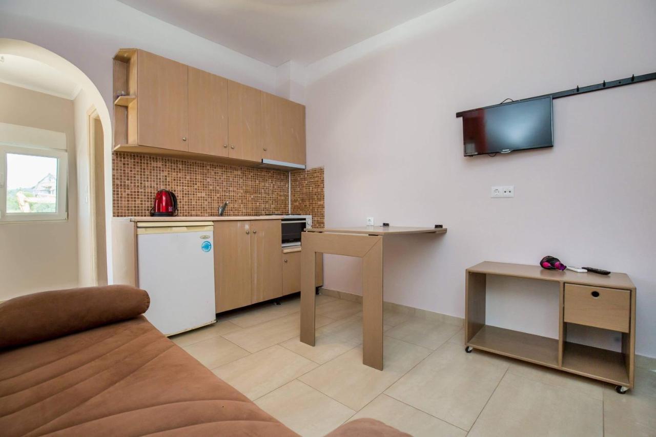 Lena Ii Apartment