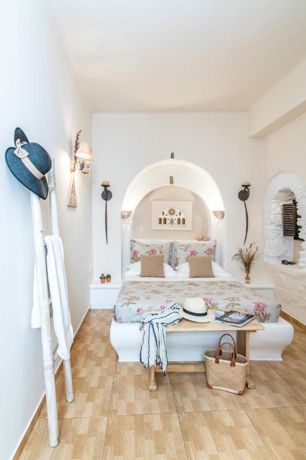 Madalena's Family Tinos