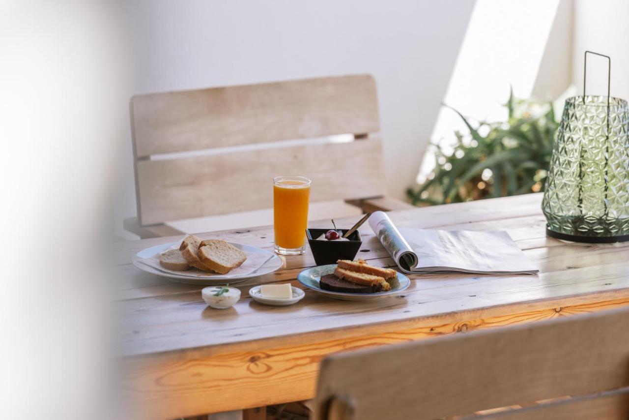 Zwei Brueder Art & * Matala (Crete)