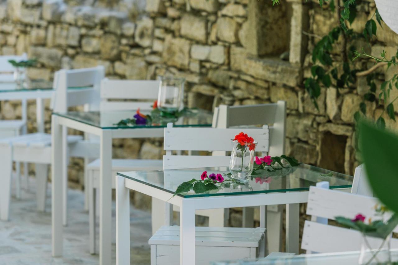 Zwei Brueder Art & Matala (Crete)
