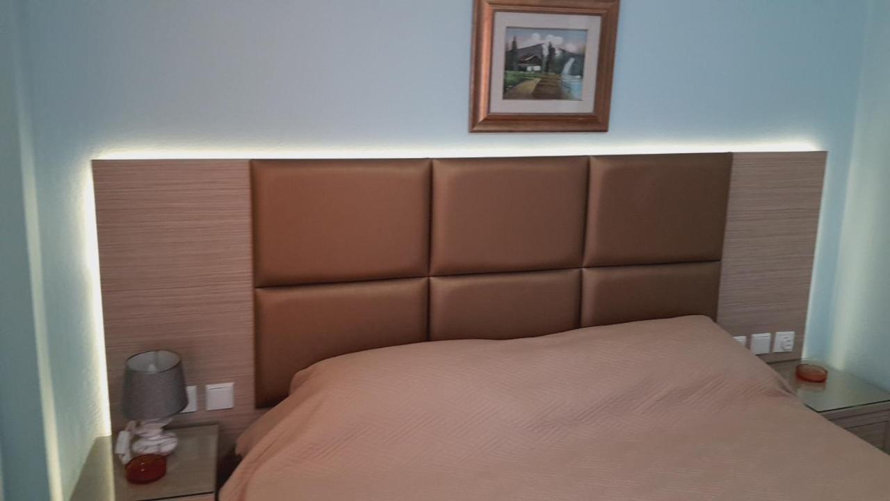 White Rose Hotel *