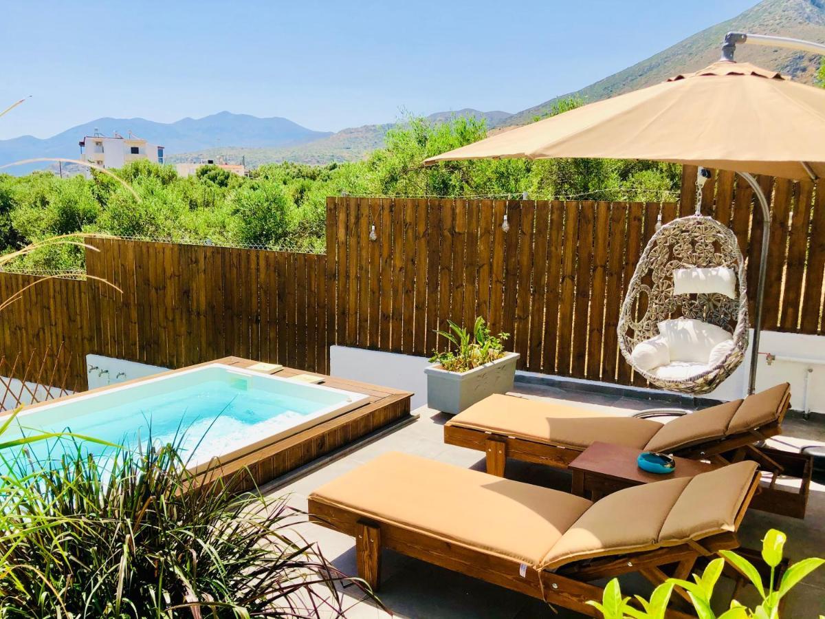 Izabela With Private Pools