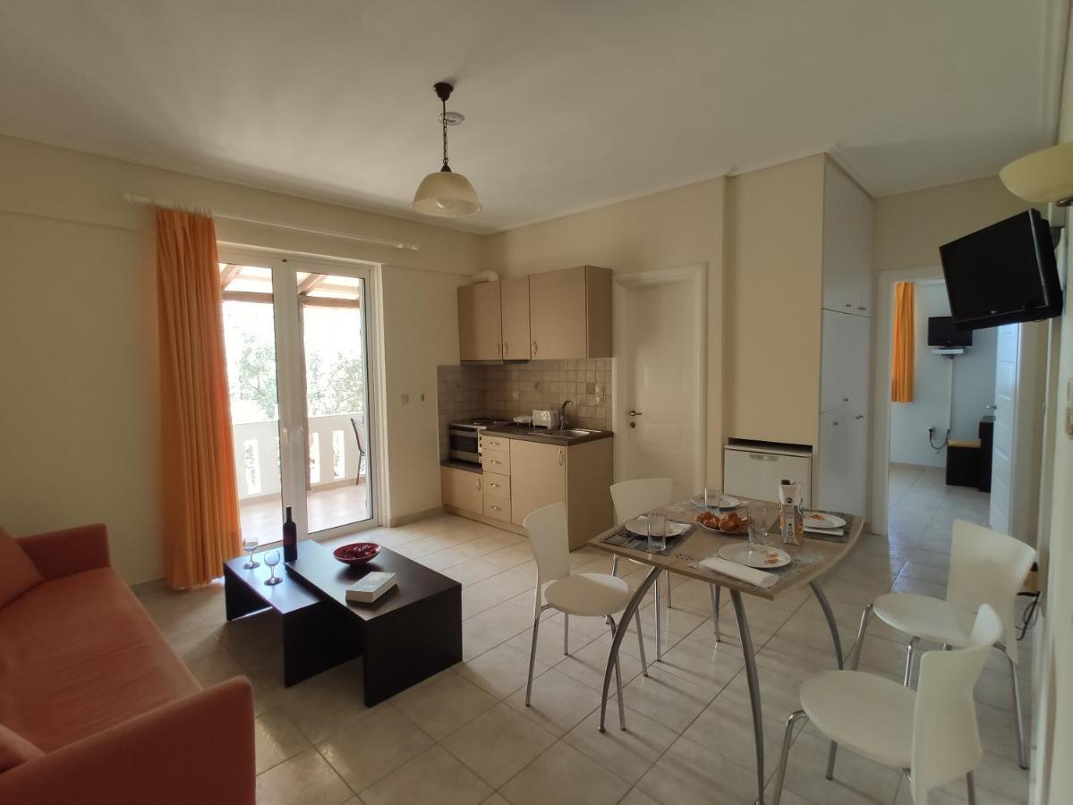 Apartment Irida *