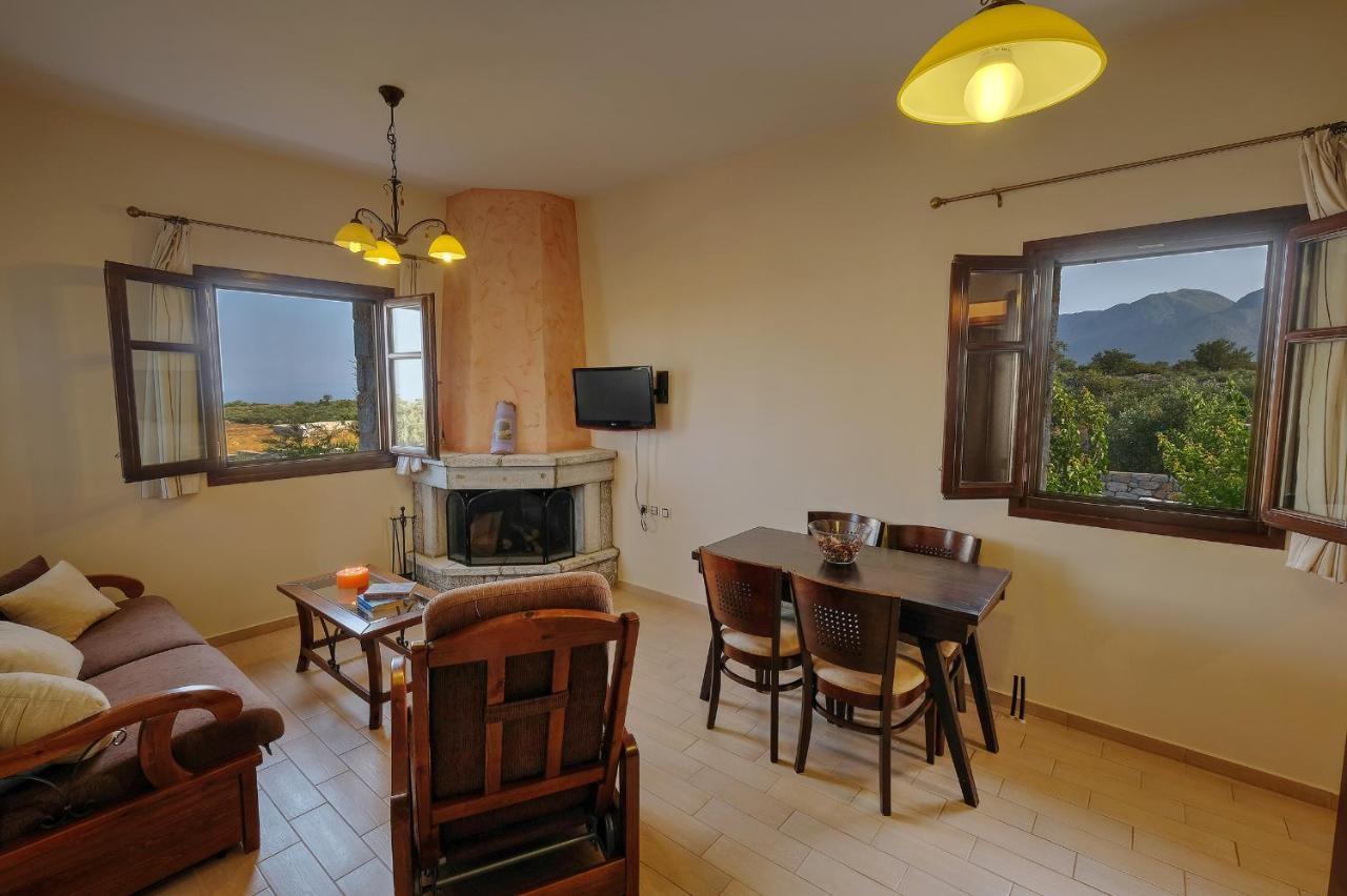 Achelatis Traditional Holiday home