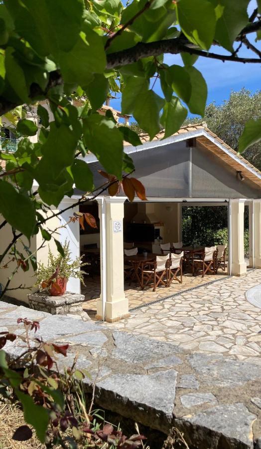 Aliki's Comfortable Holiday Apartments-great Location Apartment
