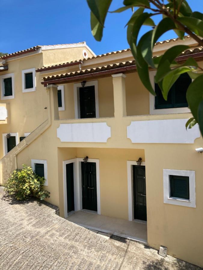 Aliki's Comfortable Holiday Apartments-great Location