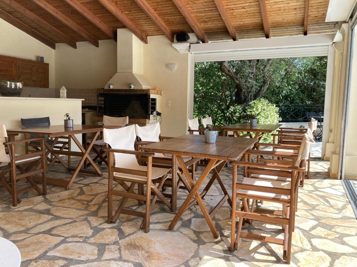 Aliki's Comfortable Holiday Apartments-great Location