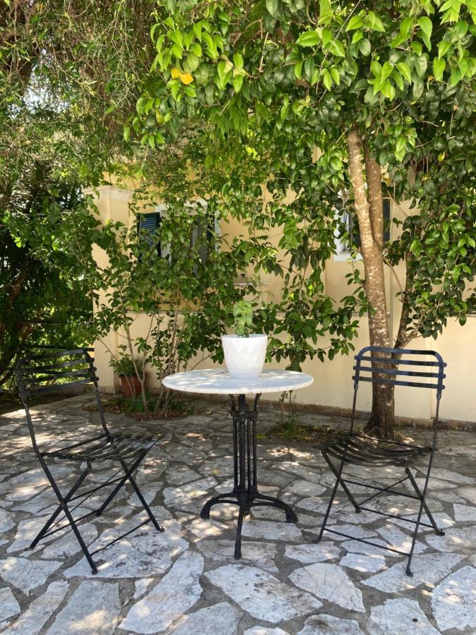 Aliki's Comfortable Holiday Apartments-great Location Apartment *